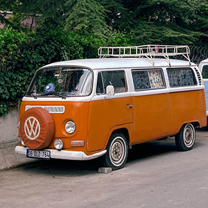 oranje Volkswagenbus